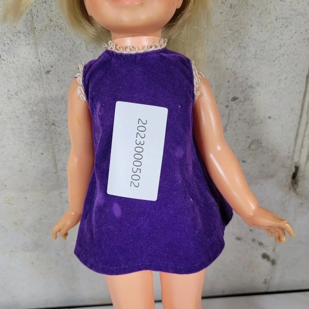 Vtg 1970s Ideal Crissy Family‎ Cousin Velvet With Original Dress Purple Damaged